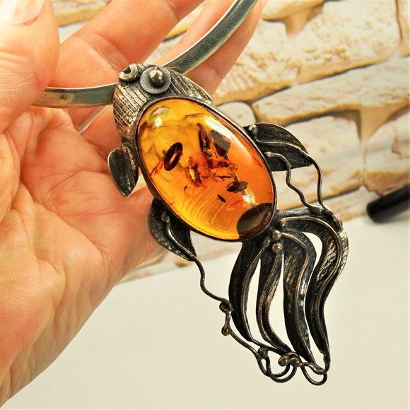 HUGE AMBER STERLING FISH PENDANT WITH OMEGA WIRE NECKLACE, SUPER RARE JEWELRY - Picture 5 of 10